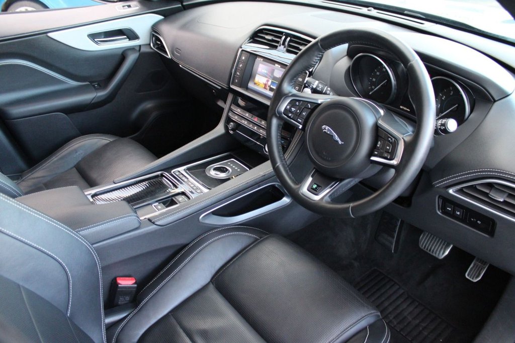 Used Jaguar F-Pace 2017 for sale - 77236711: Photo 2