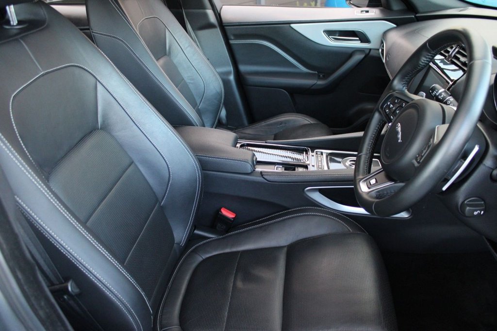 Used Jaguar F-Pace 2017 for sale - 77236711: Photo 4