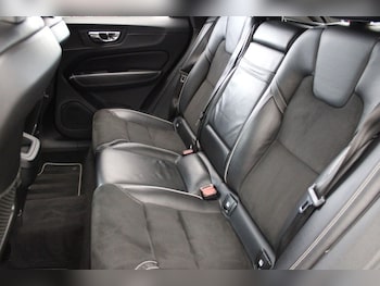 Used Volvo XC60 2018 for sale - 76417118: Photo