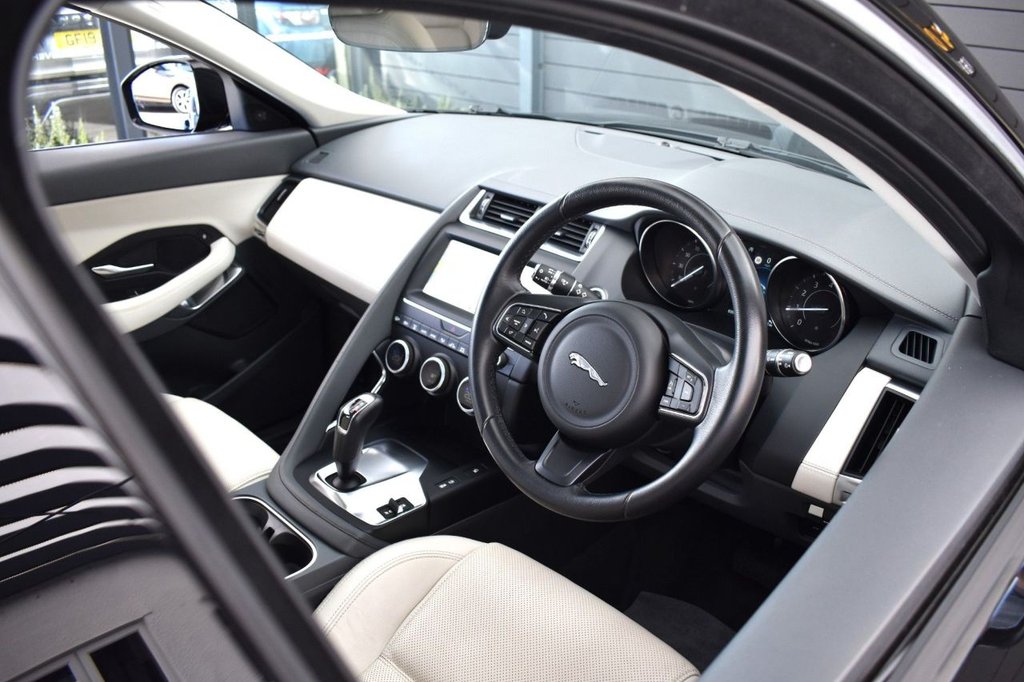 Used Jaguar E-Pace 2020 for sale - 77667014: Photo 2