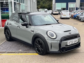 Used MINI Hatch 2022 for sale - 75932057: Photo