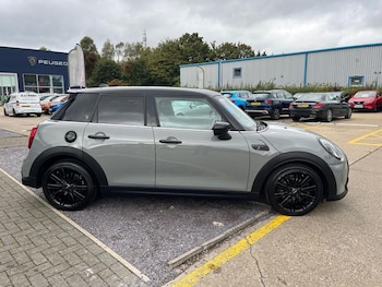 Used MINI Hatch 2022 for sale - 75932057: Photo