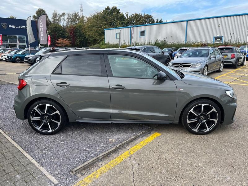 Used Audi A1 2023 for sale - 76101735: Photo 2