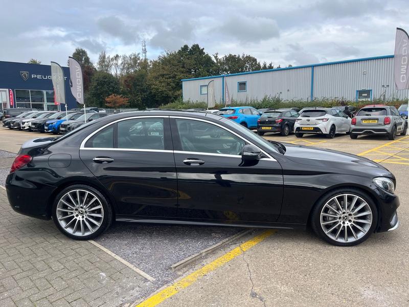 Used Mercedes-Benz C-Class 2018 for sale - 75995260: Photo 2