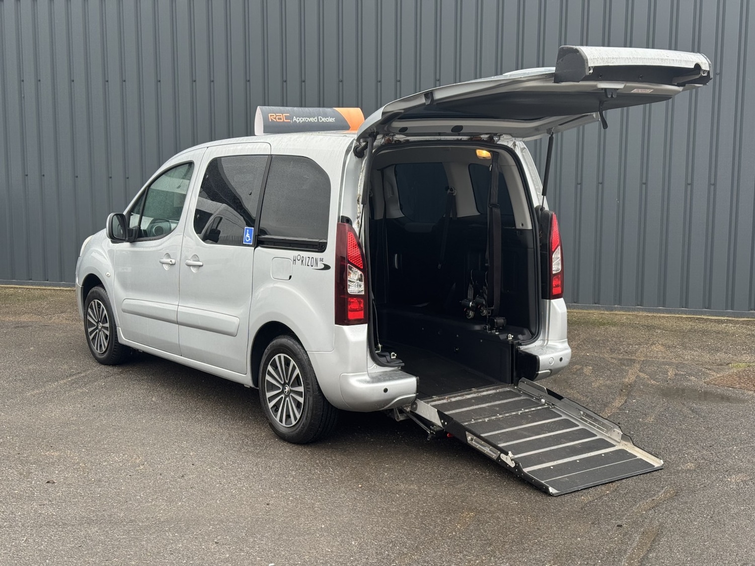 Used Peugeot Partner Tepee 2014 for sale - 76837097: Photo 4