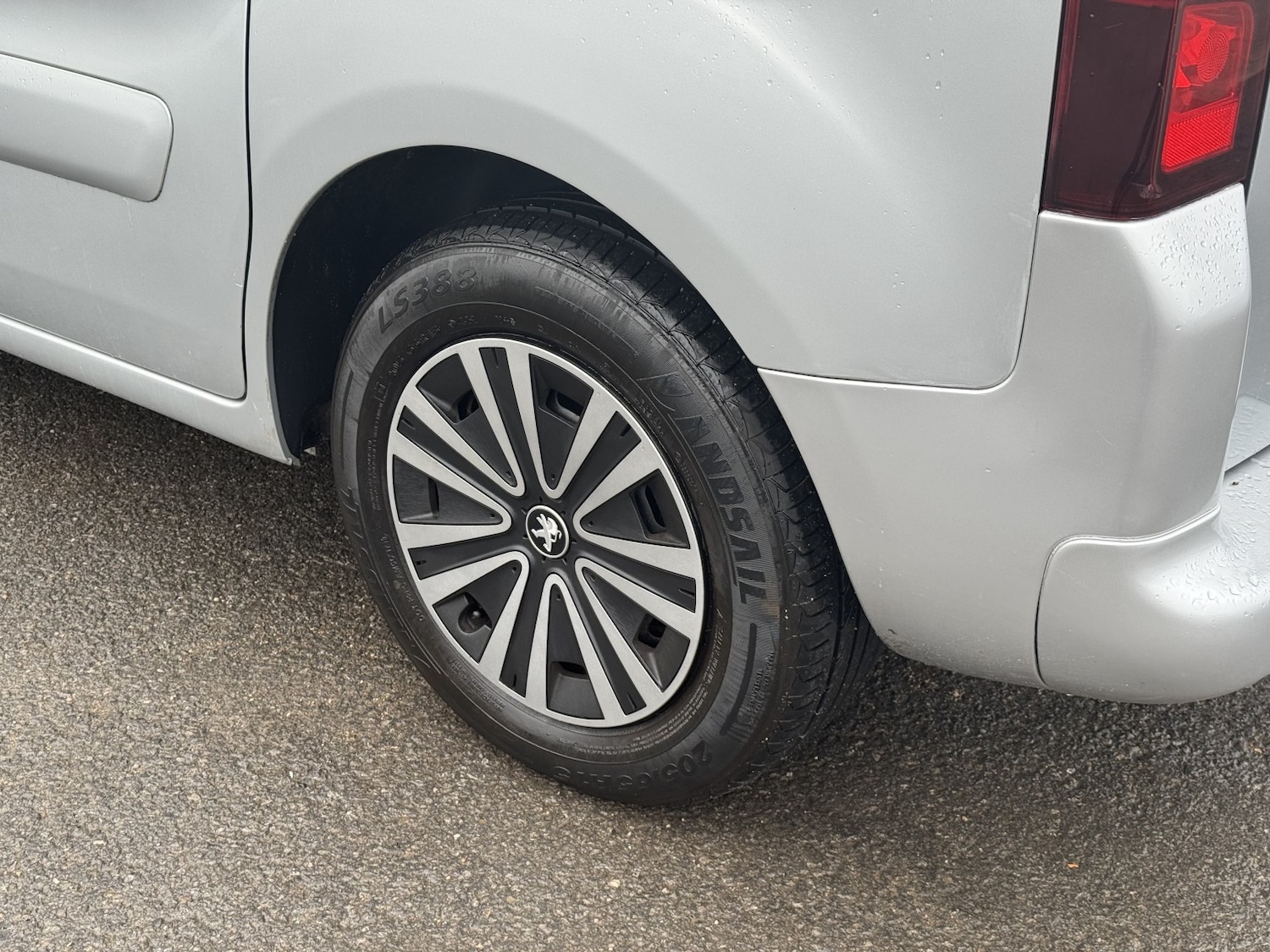 Used Peugeot Partner Tepee 2014 for sale - 76837097: Photo 9