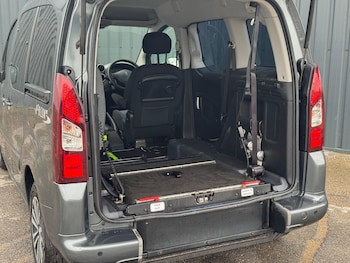 Used Peugeot Partner Tepee 2015 for sale - 77464677: Photo