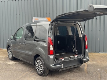 Used Peugeot Partner Tepee 2015 for sale - 77464677: Photo