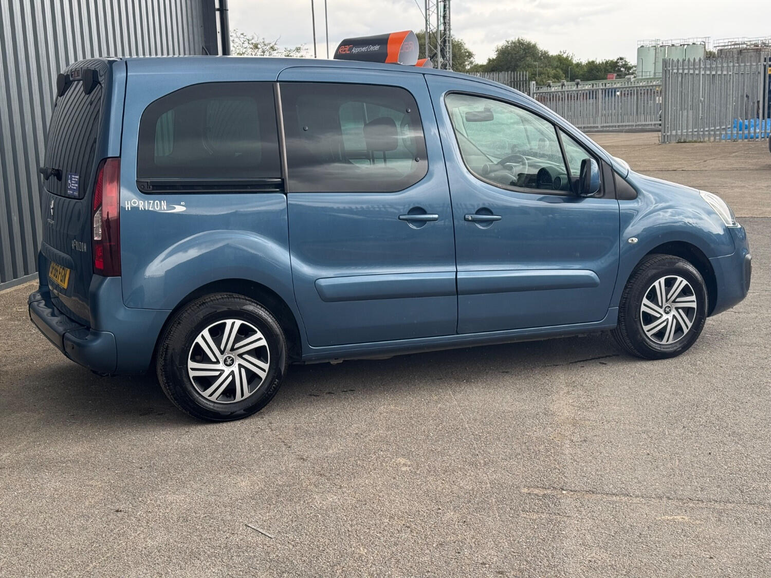 Used Peugeot Partner 2016 for sale - 76793931: Photo 6