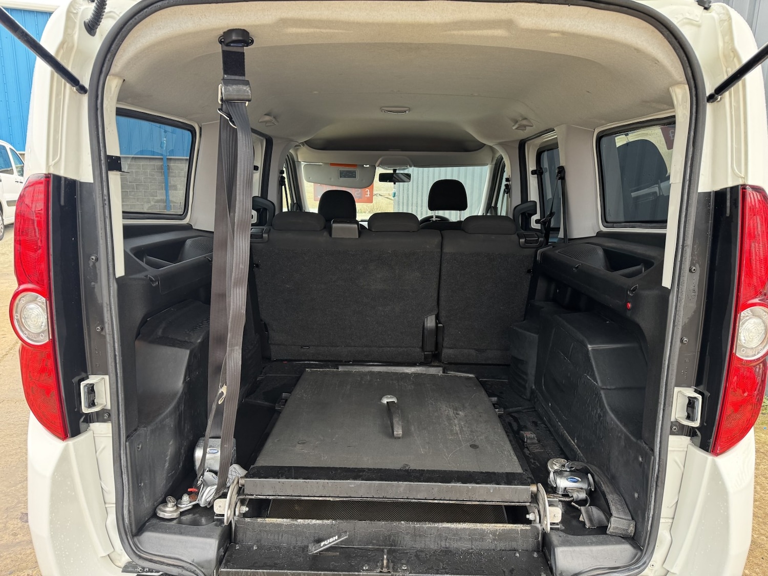 Used Vauxhall Combo 2018 for sale - 76756989: Photo 8