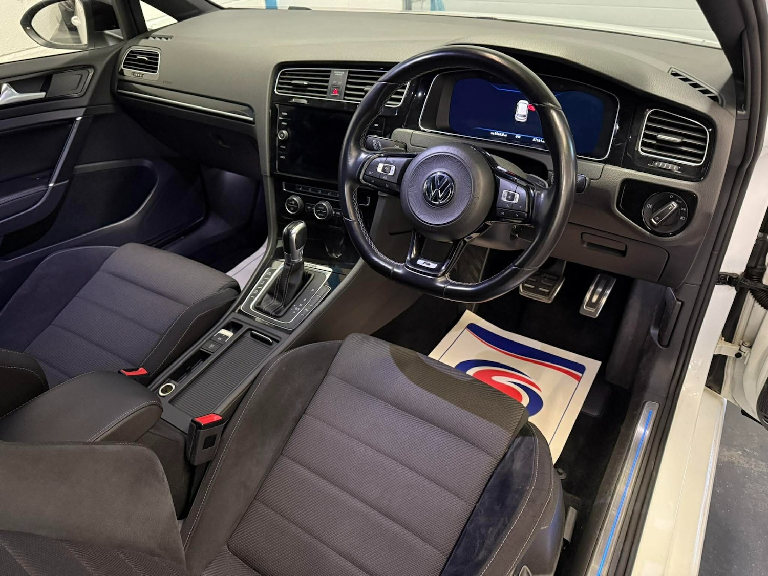 Used Volkswagen Golf 2017 for sale - 78140047: Photo 9