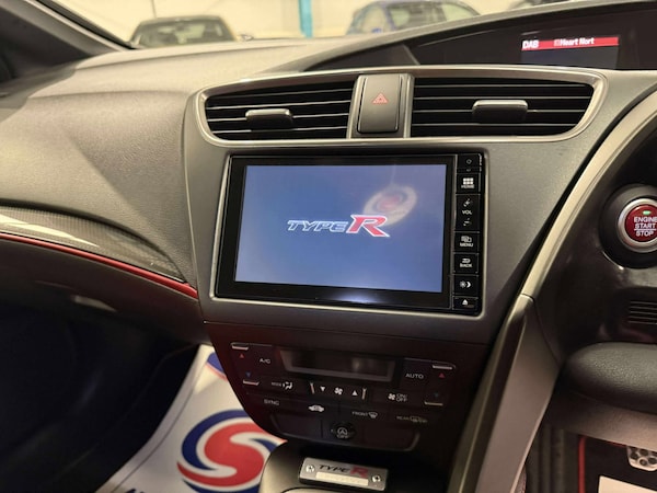 Used Honda Civic 2016 for sale - 76237378: Photo 5