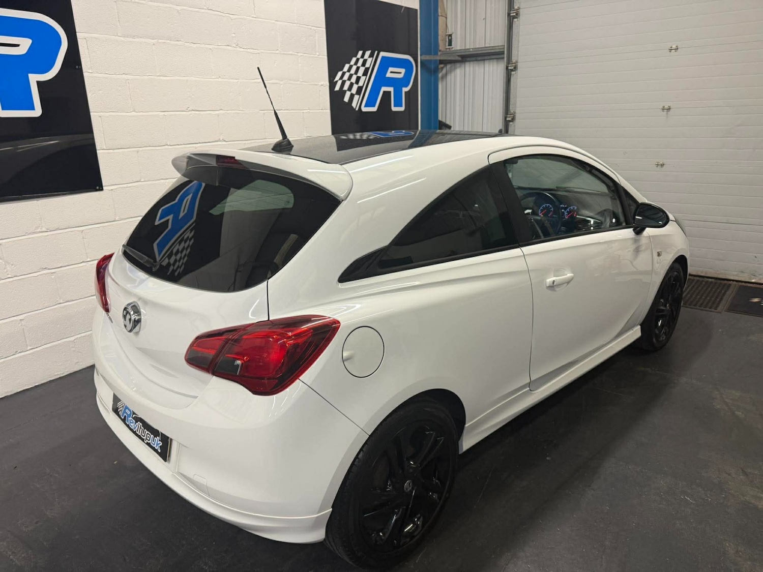 Used Vauxhall Corsa 2015 for sale - 77906819: Photo 2