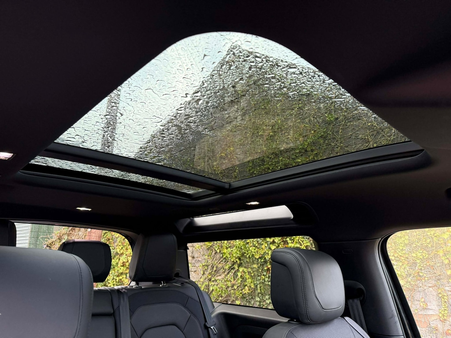 Used Land Rover Defender 2024 for sale - 77173380: Photo 15