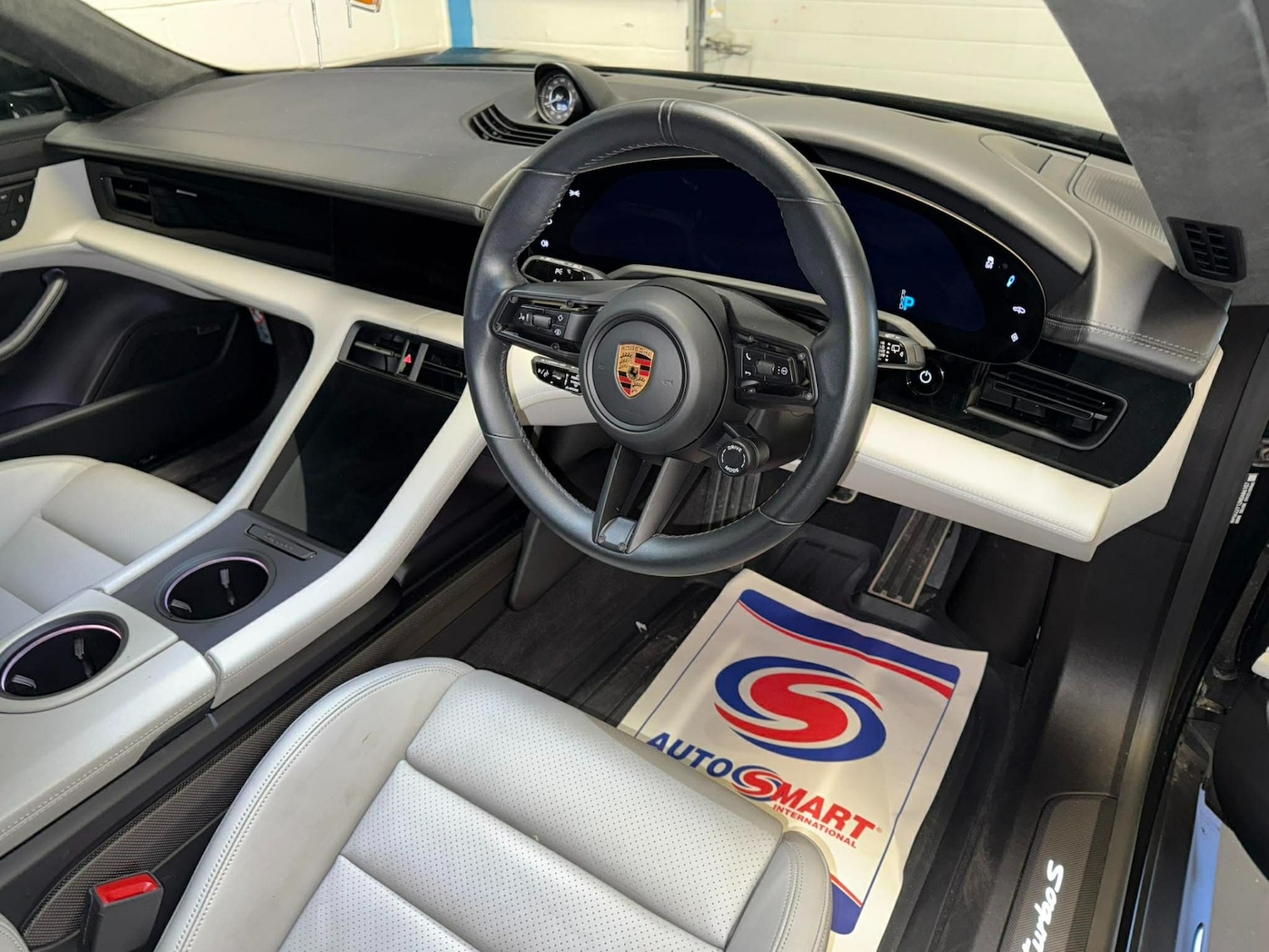 Used Porsche Taycan 2022 for sale - 78217865: Photo 16