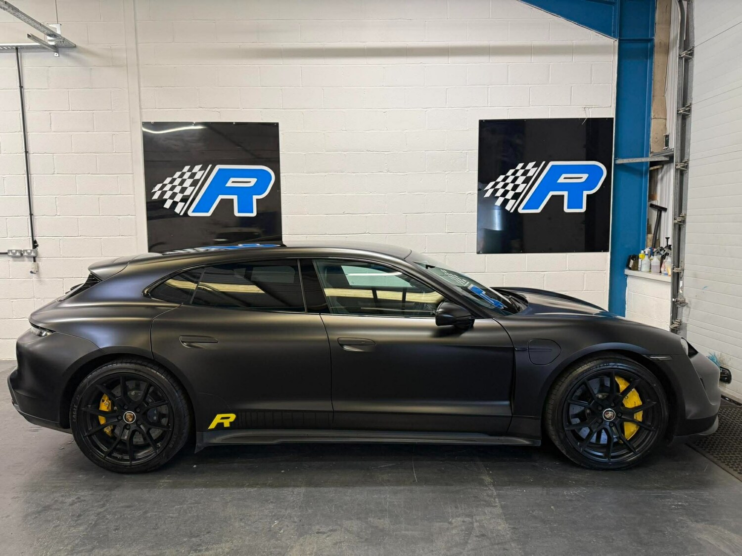 Used Porsche Taycan 2022 for sale - 78217865: Photo 22