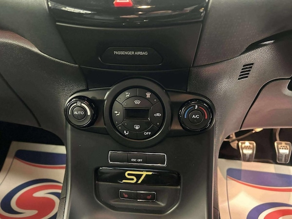 Used Ford Fiesta 2015 for sale - 75644311: Photo 4