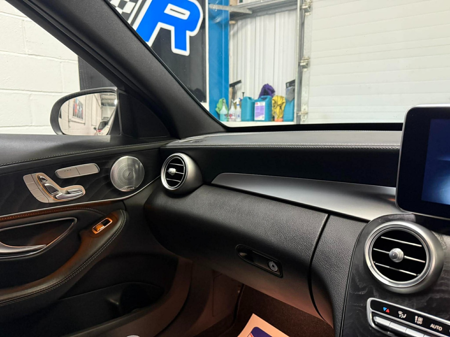 Used Mercedes-Benz C Class 2016 for sale - 77991917: Photo 6