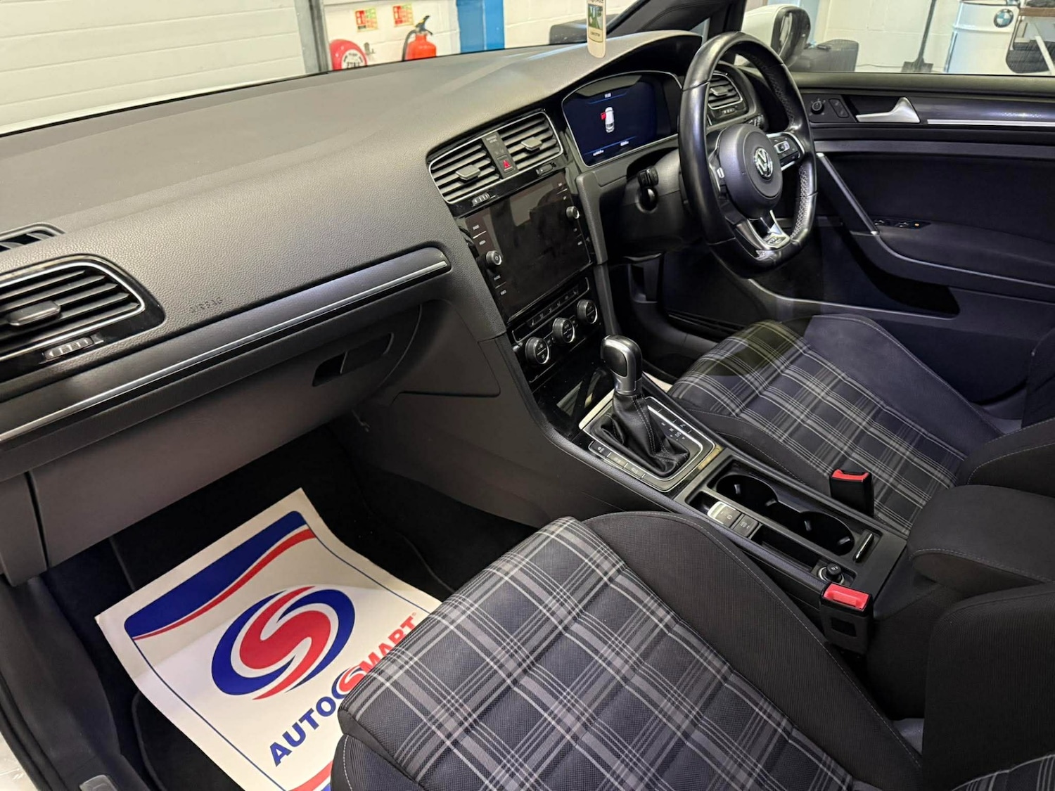 Used Volkswagen Golf 2017 for sale - 77533434: Photo 10