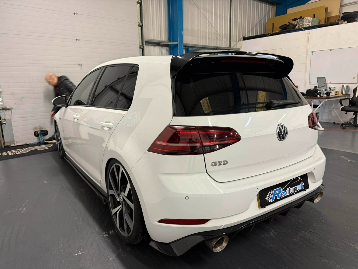 Used Volkswagen Golf 2017 for sale - 77533434: Photo 2