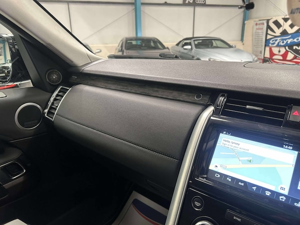 Used Land Rover Discovery 2017 for sale - 75643892: Photo 6