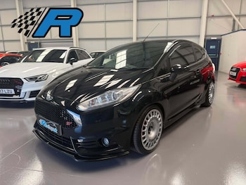 Used Ford Fiesta 2015 for sale - 79025320: Photo