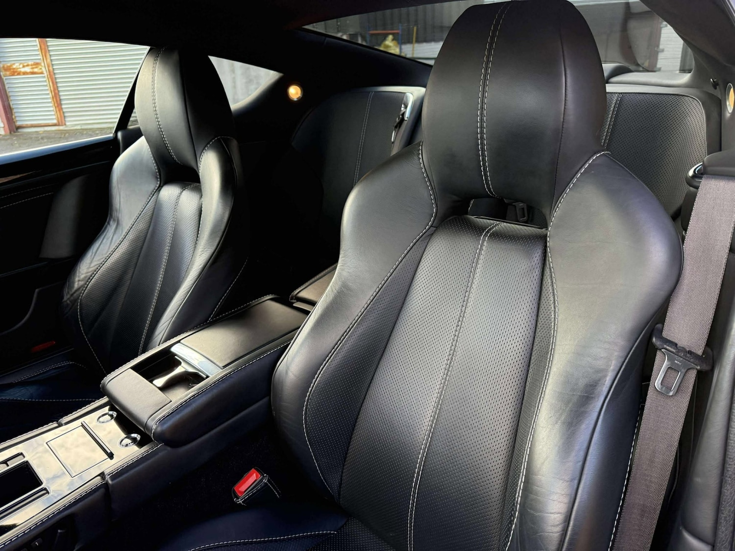 Used Aston Martin DB9 2012 for sale - 77395075: Photo 12