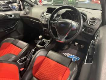Used Ford Fiesta 2015 for sale - 70860413: Photo