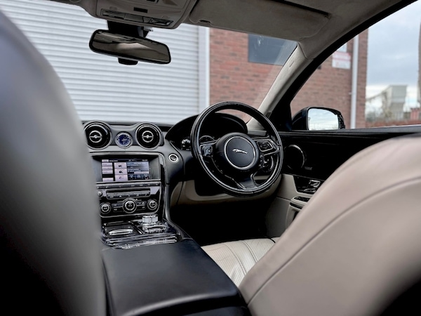 Used Jaguar XJ 2012 for sale - 69725526: Photo 10