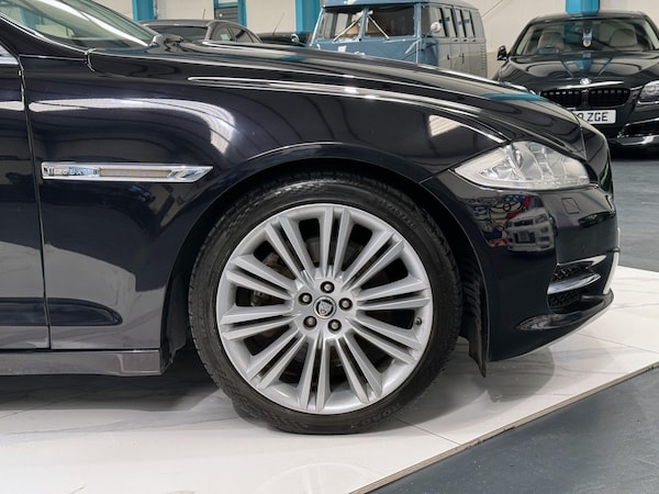 Used Jaguar XJ 2012 for sale - 69725526: Photo 17