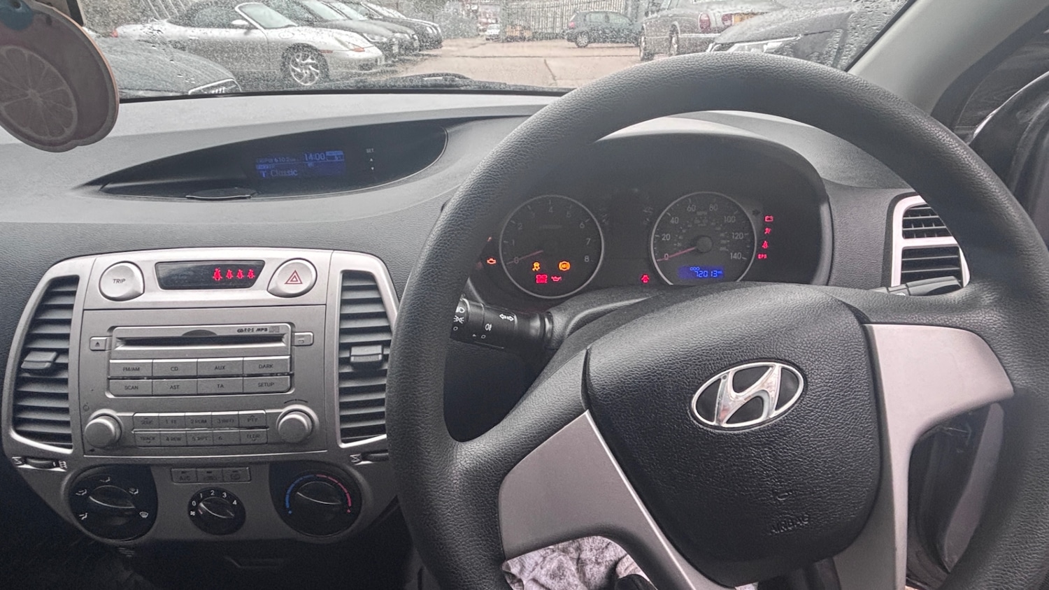Used Hyundai i20 2010 for sale - 77347030: Photo 9