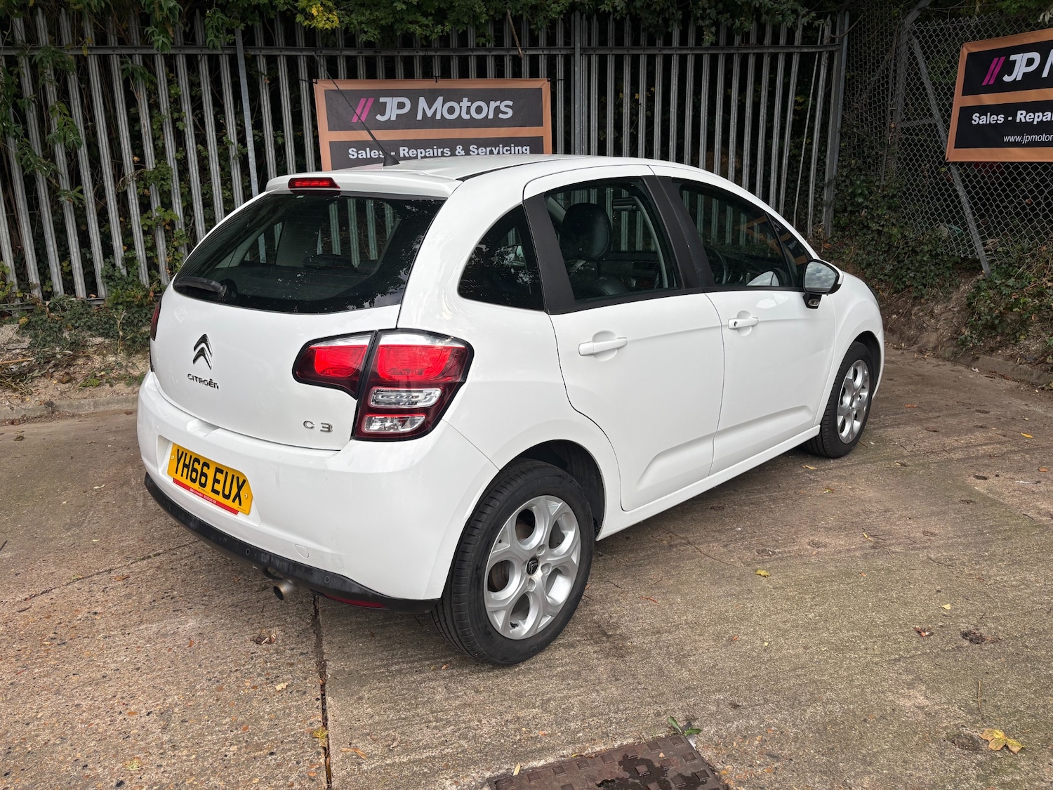 Used Citroen C3 2016 for sale - 76091931: Photo 4