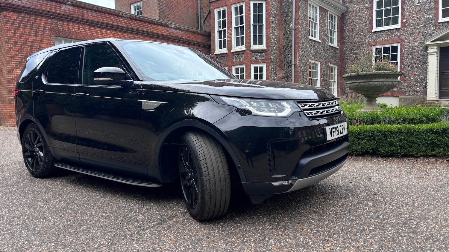 Used Land Rover Discovery 2019 for sale - 77903875: Photo 2