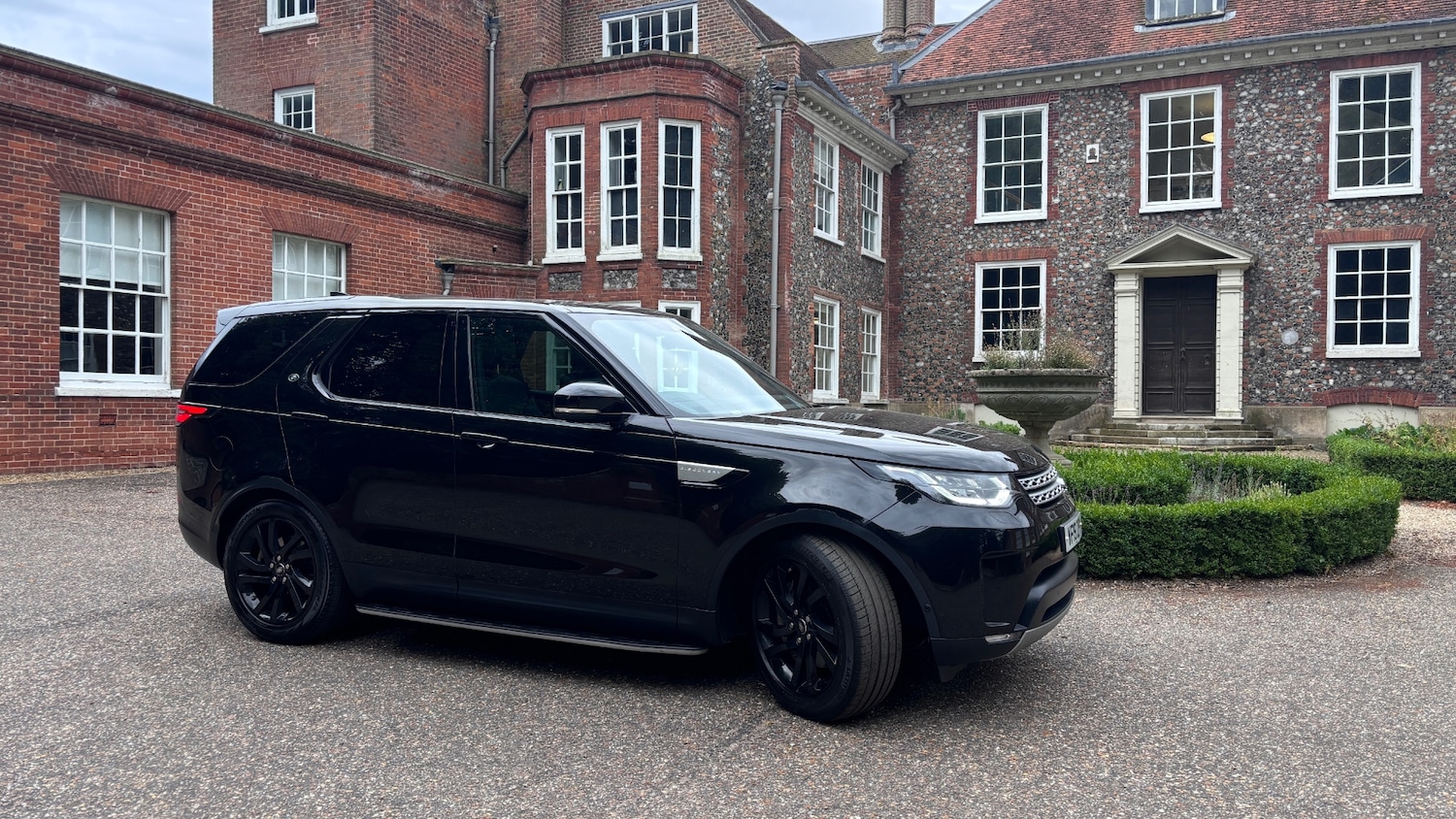 Used Land Rover Discovery 2019 for sale - 77903875: Photo 3