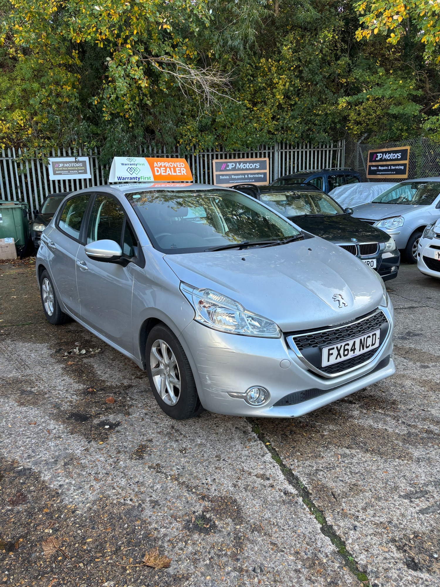 Used Peugeot 208 2014 for sale - 76277377: Photo 2
