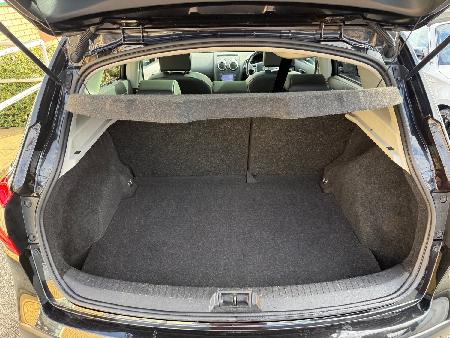 Used Nissan Qashqai 2013 for sale - 76343939: Photo 8