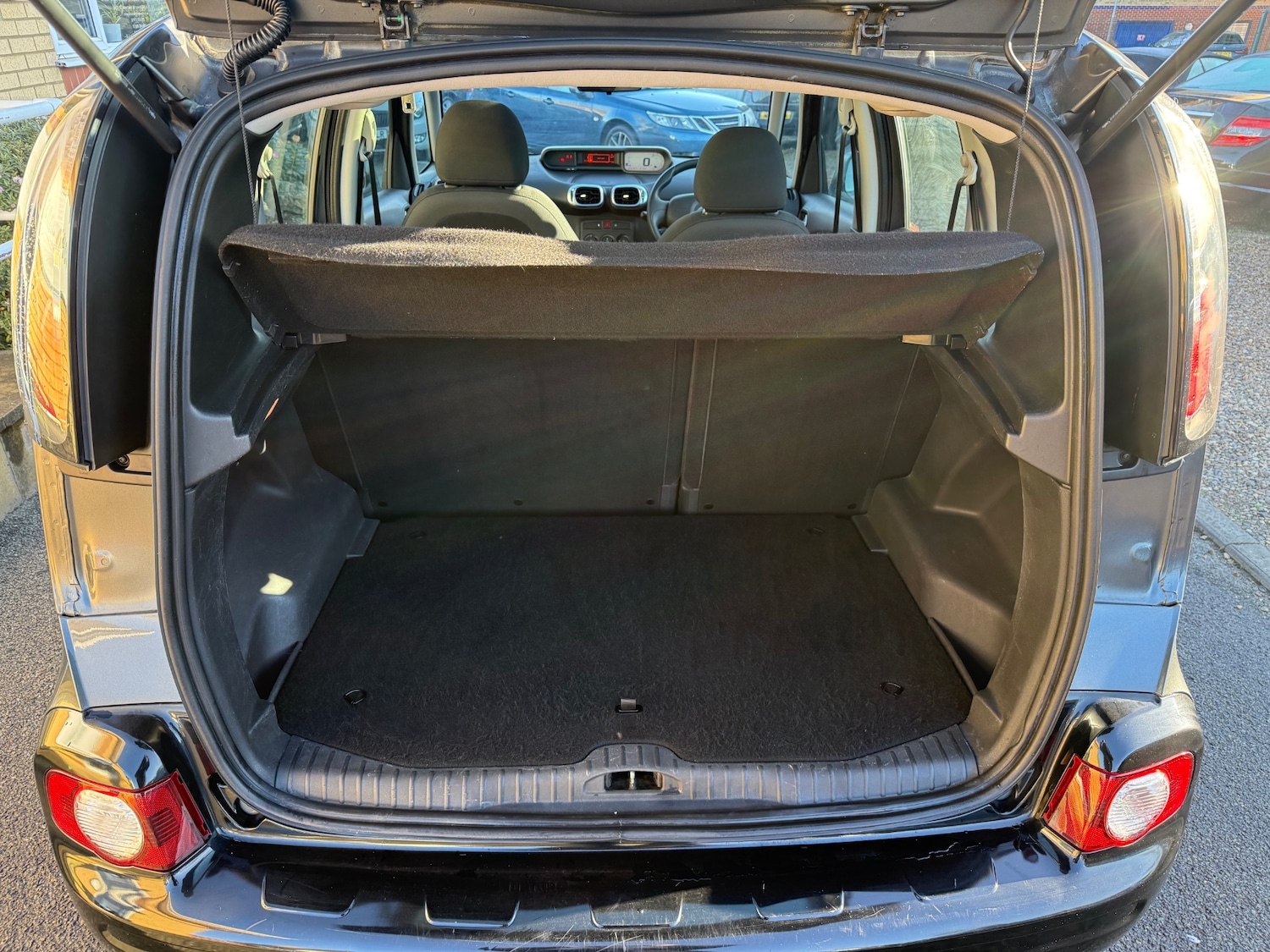 Used Citroen C3 Picasso 2014 for sale - 76651081: Photo 8