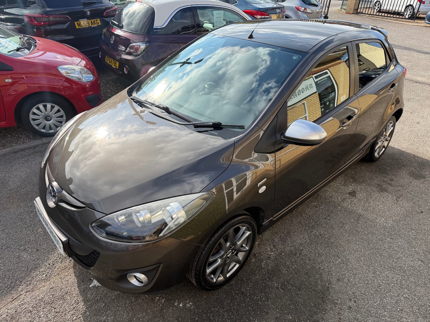 Used Mazda Mazda2 2014 for sale - 76232720: Photo 2