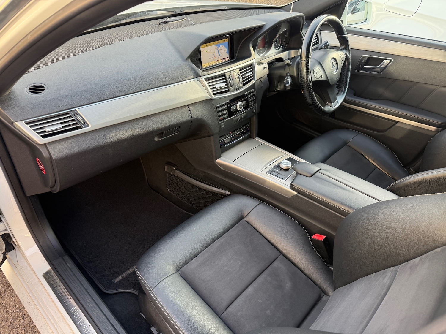 Used Mercedes-Benz E Class 2010 for sale - 76640076: Photo 10