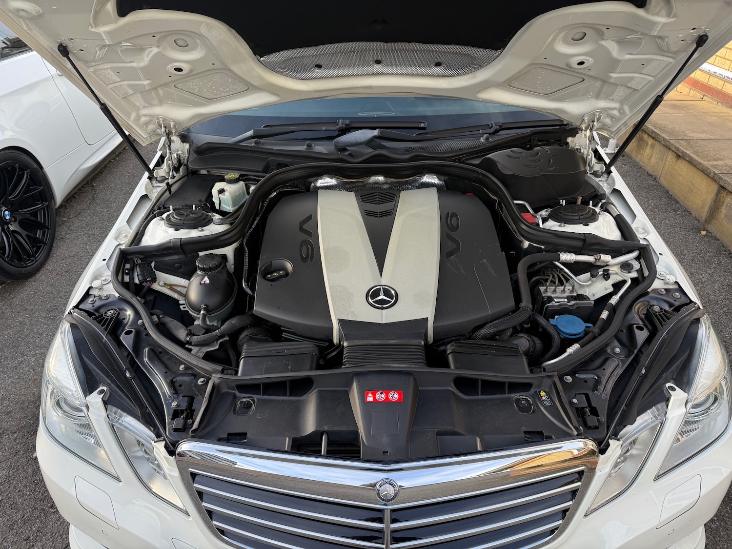 Used Mercedes-Benz E Class 2010 for sale - 76640076: Photo 11