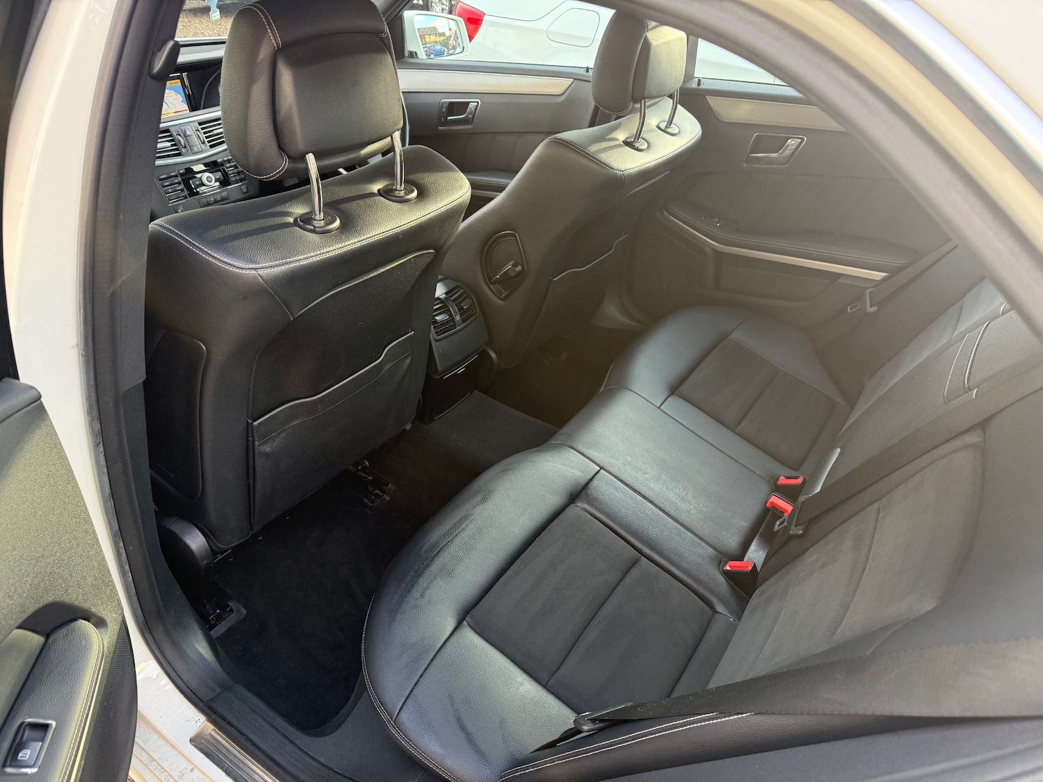 Used Mercedes-Benz E Class 2010 for sale - 76640076: Photo 9