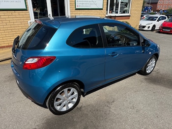 Used Mazda Mazda2 2011 for sale - 75229075: Photo