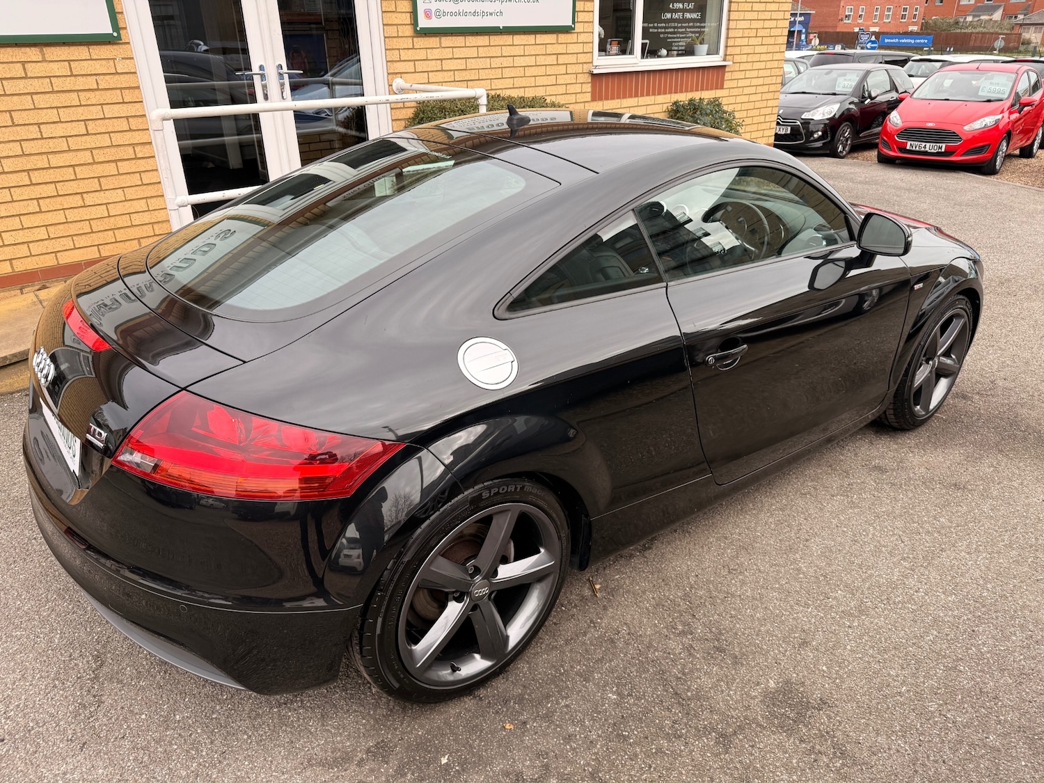 Used Audi TT 2010 for sale - 77639935: Photo 4