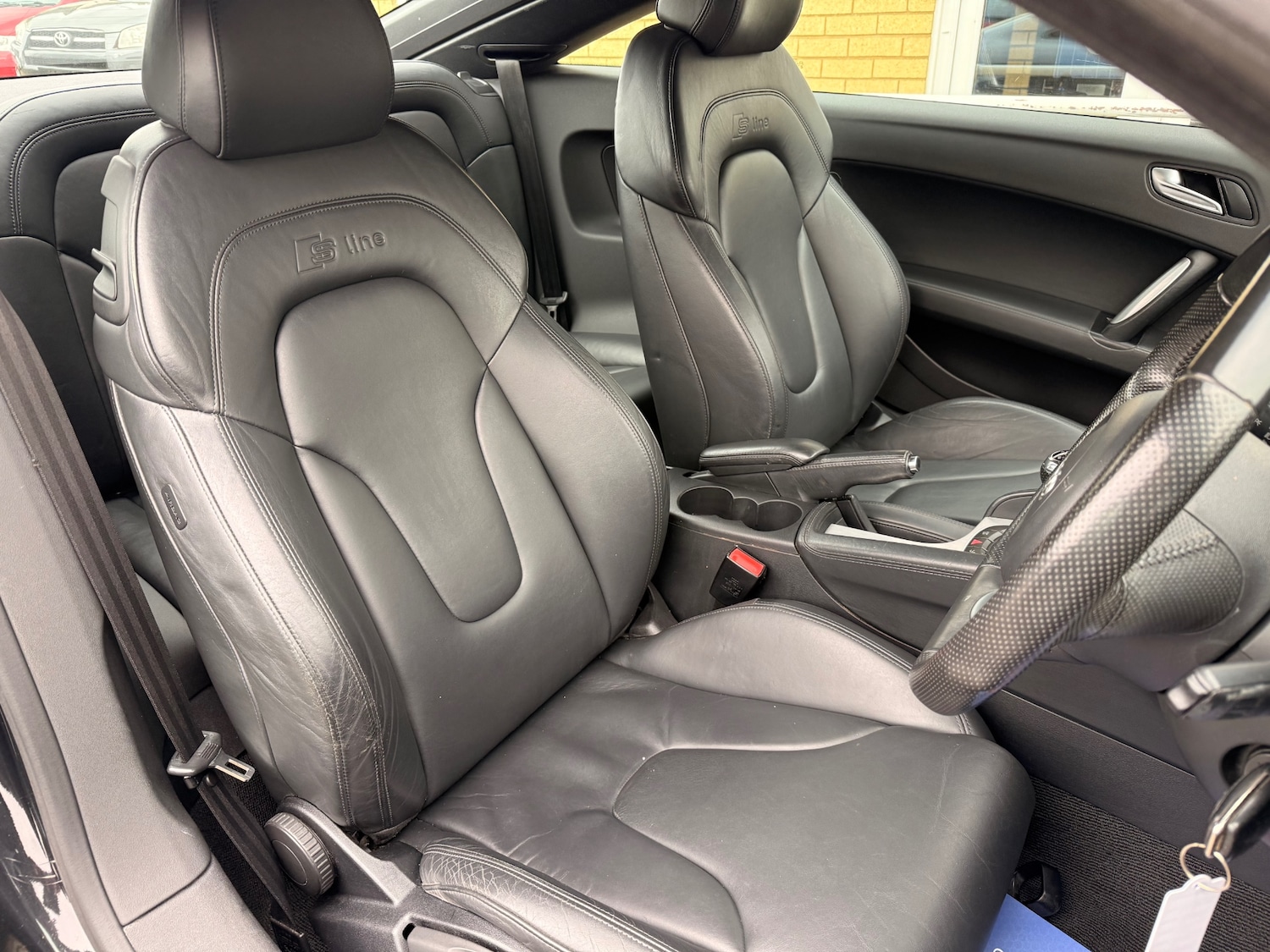 Used Audi TT 2010 for sale - 77639935: Photo 6