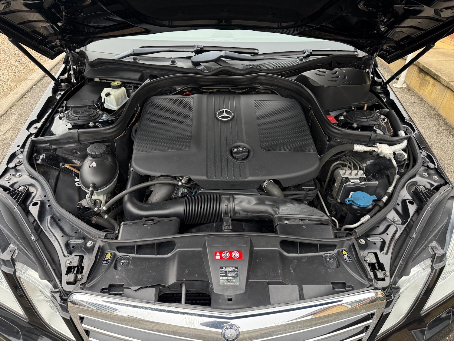 Used Mercedes-Benz E Class 2010 for sale - 76663731: Photo 11