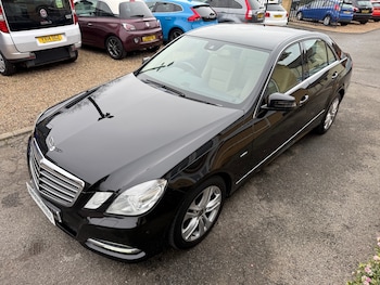 Used Mercedes-Benz E Class 2010 for sale - 76848566: Photo