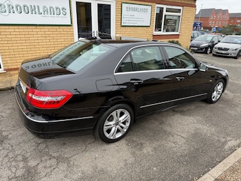 Used Mercedes-Benz E Class 2010 for sale - 76848566: Photo