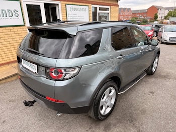 Used Land Rover Discovery Sport 2015 for sale - 79286862: Photo