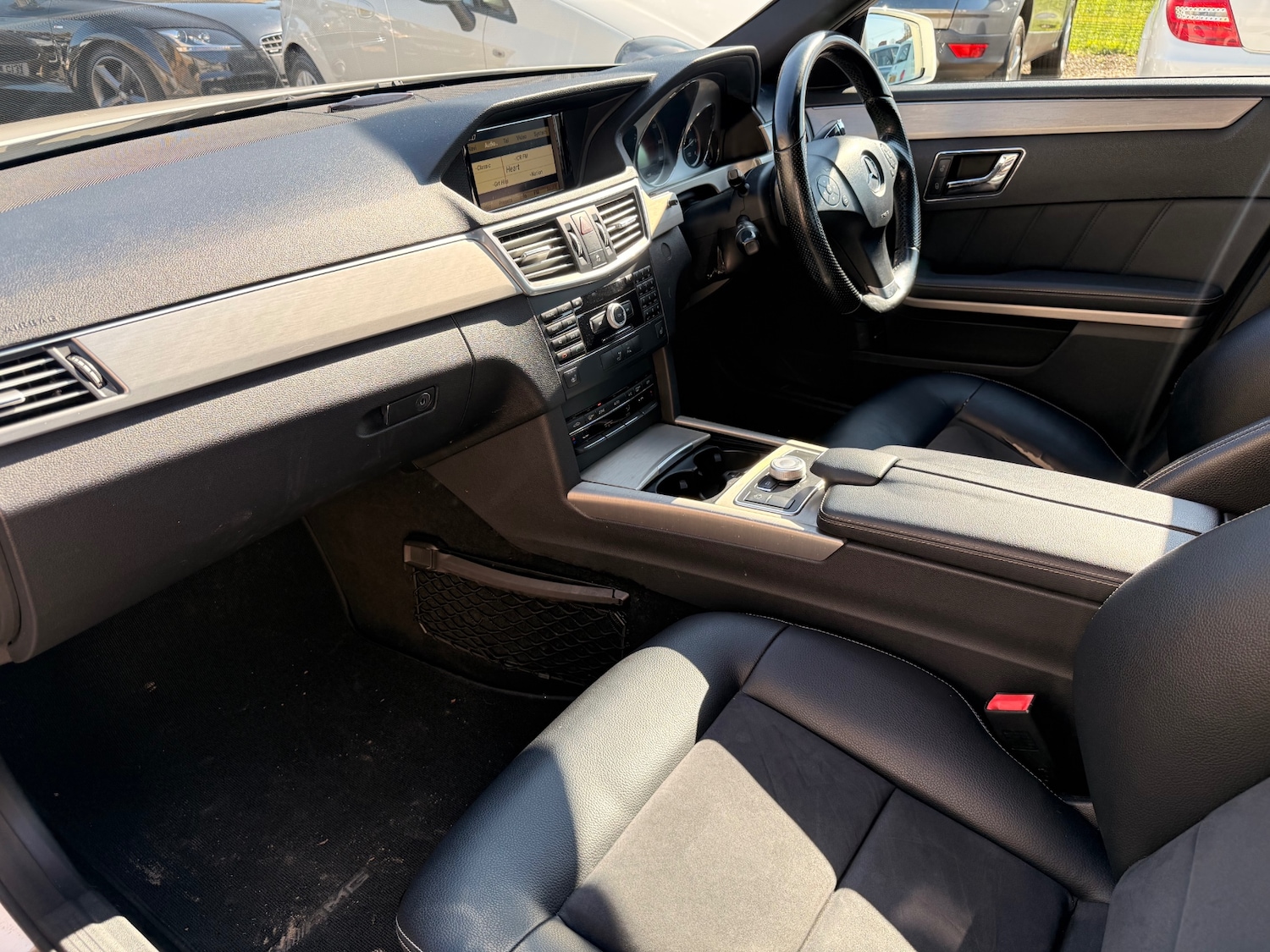 Used Mercedes-Benz E Class 2010 for sale - 77950489: Photo 10