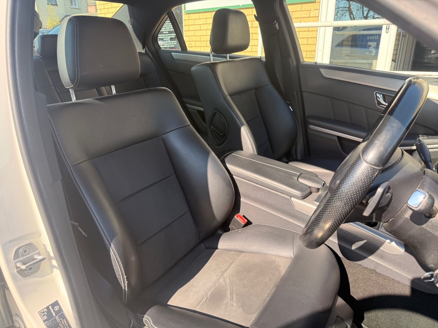 Used Mercedes-Benz E Class 2010 for sale - 77950489: Photo 6